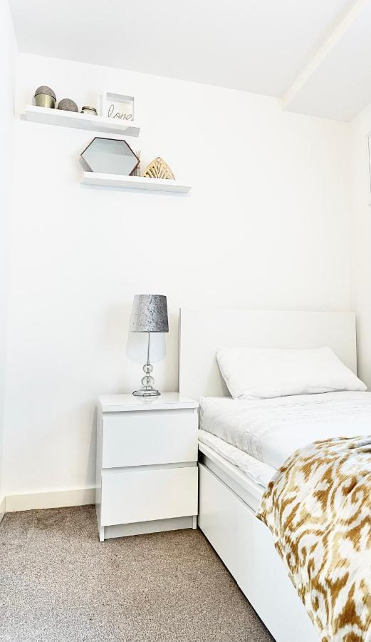 Lovely 2-Bedroom Condo With A Free Parking Birmingham Zewnętrze zdjęcie